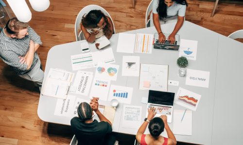 Reunião sobre o marketing de influência